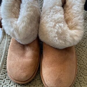 UGG Tan Cream Winter Boots with Sheepskin Lining